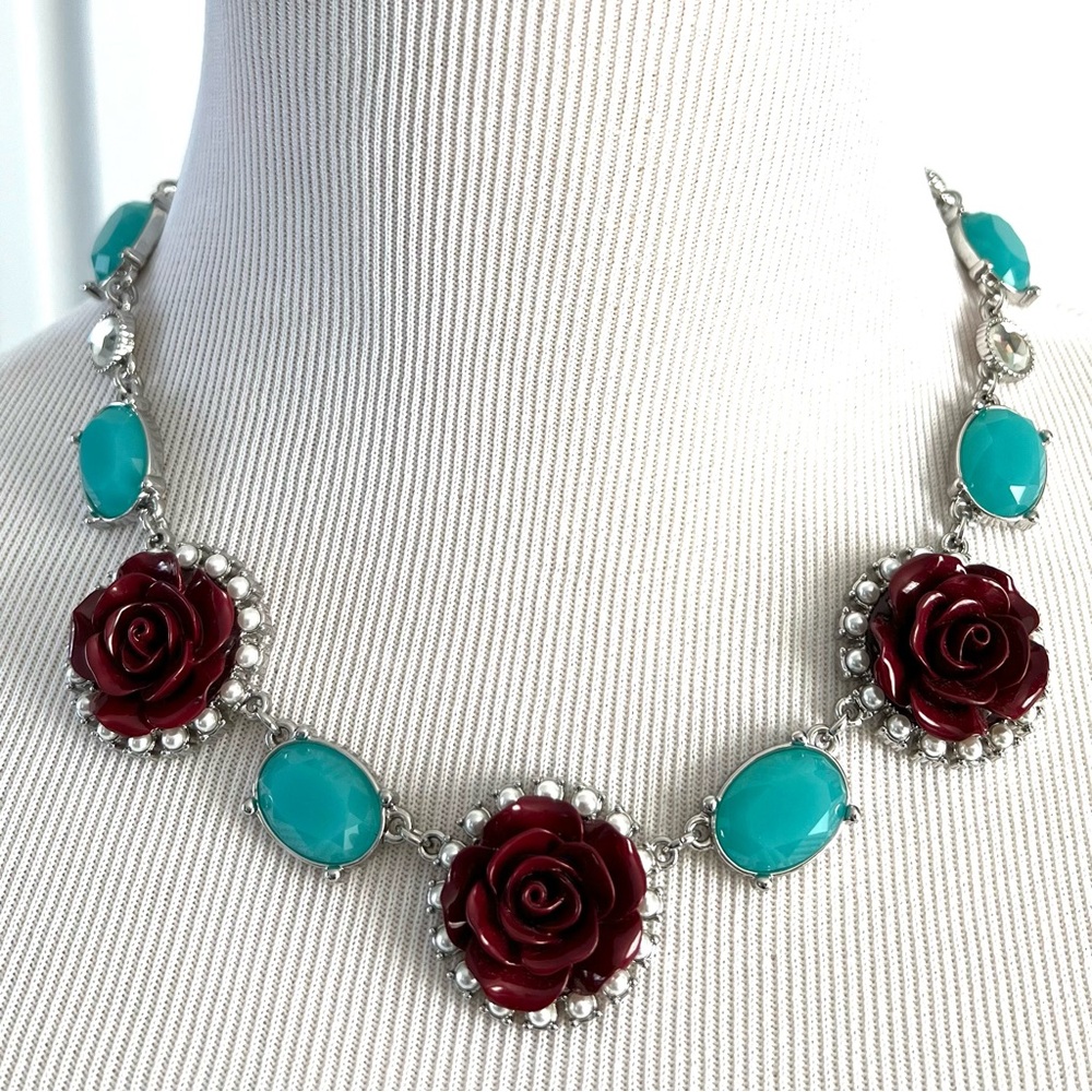 NWOT lia sophia “Odette” 16-19” statement necklace, cut crystals and resin